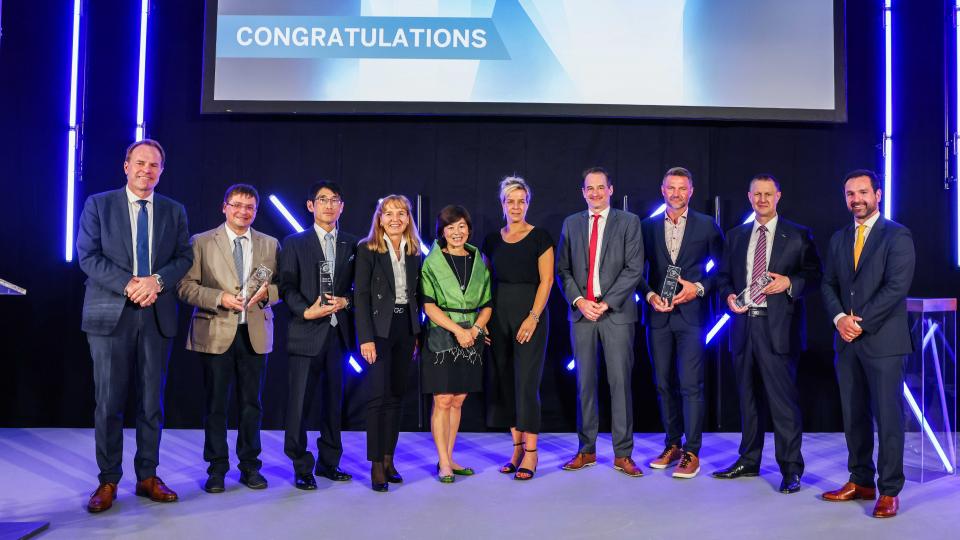 Gruppenbild bei der Preisverleihung des NRW.Global Business Awards 2022