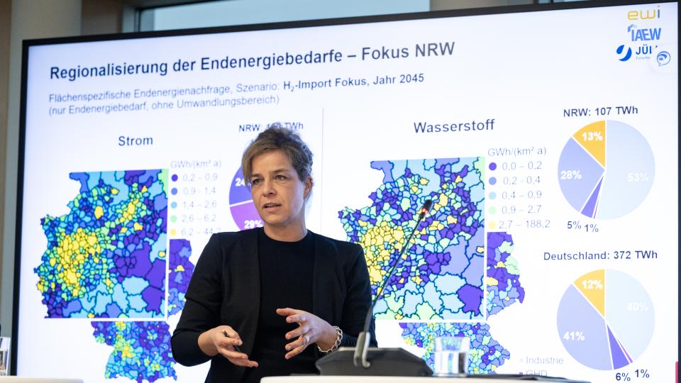 Pressekonferenz "Integrierte Netzplanung" mit Ministerin Neubaur