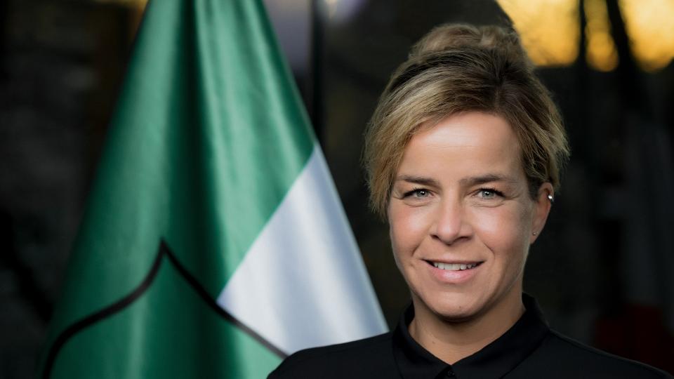 Porträt Ministerin Mona Neubaur 