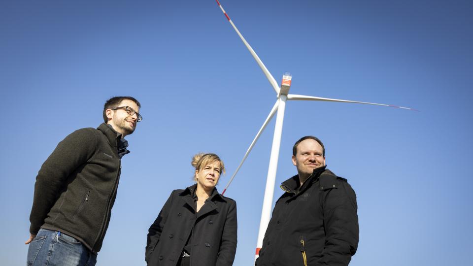 Ministerin Neubaur besucht einen Windpark in Jülich